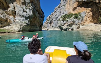 Promenade en pédalo à l’entrée des Gorges du Verdon