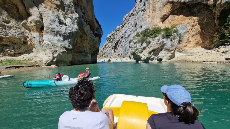 promenade en pedalo a l entree des gorges du verdon