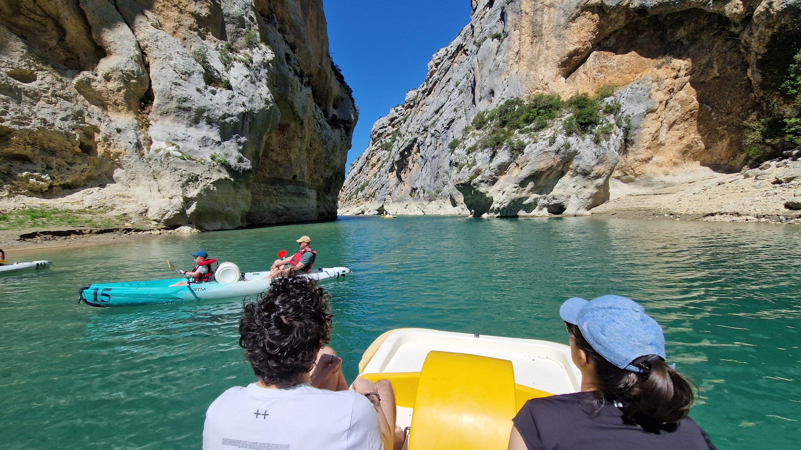 promenade en pedalo a l entree des gorges du verdon
